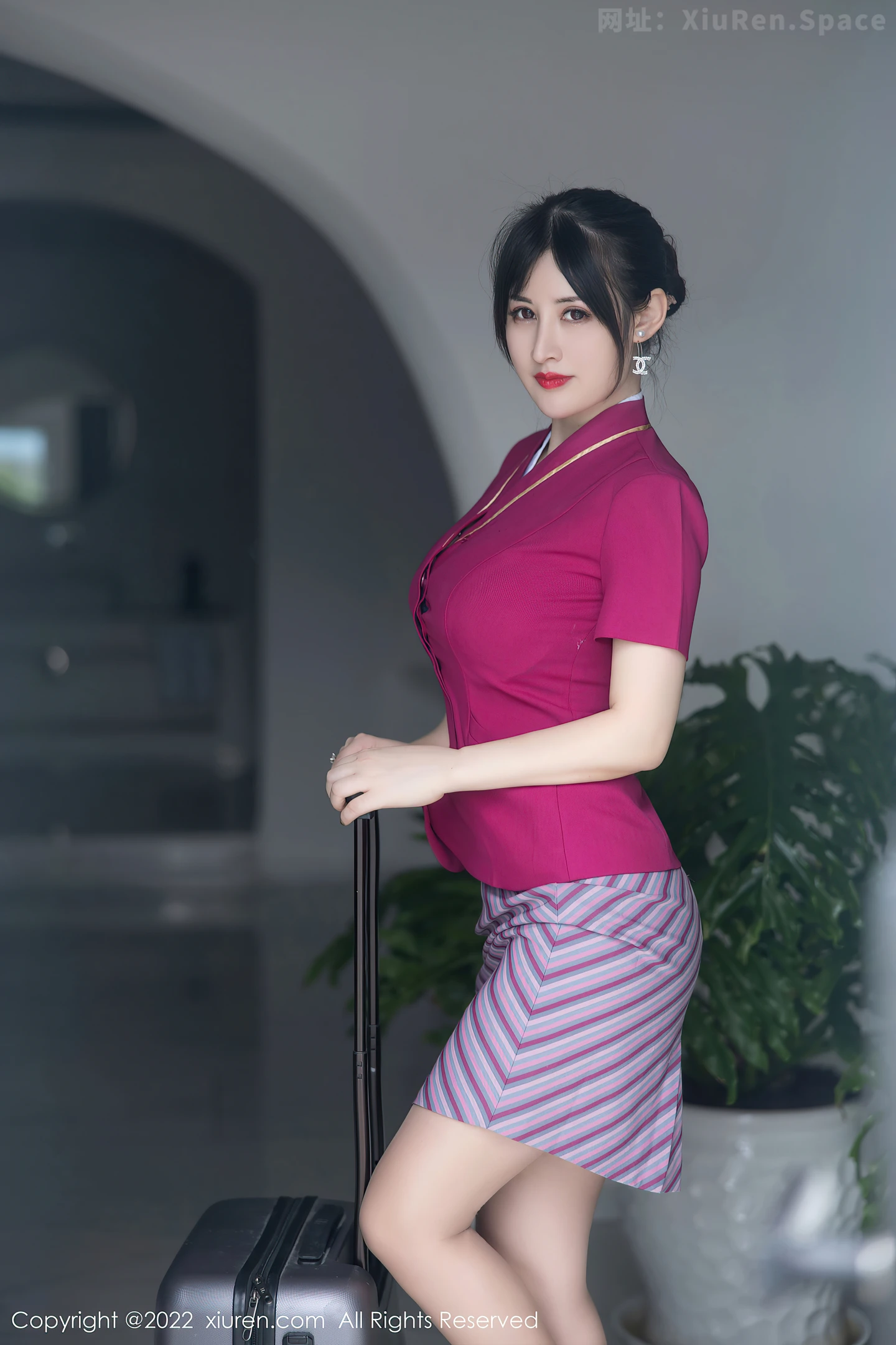 图片[2]-[XiuRen秀人网] VOL.5241 模特诗诗kiki大理旅拍半脱空姐制服露性感蕾丝内衣完美诱惑写真83P-秀人网官方网站